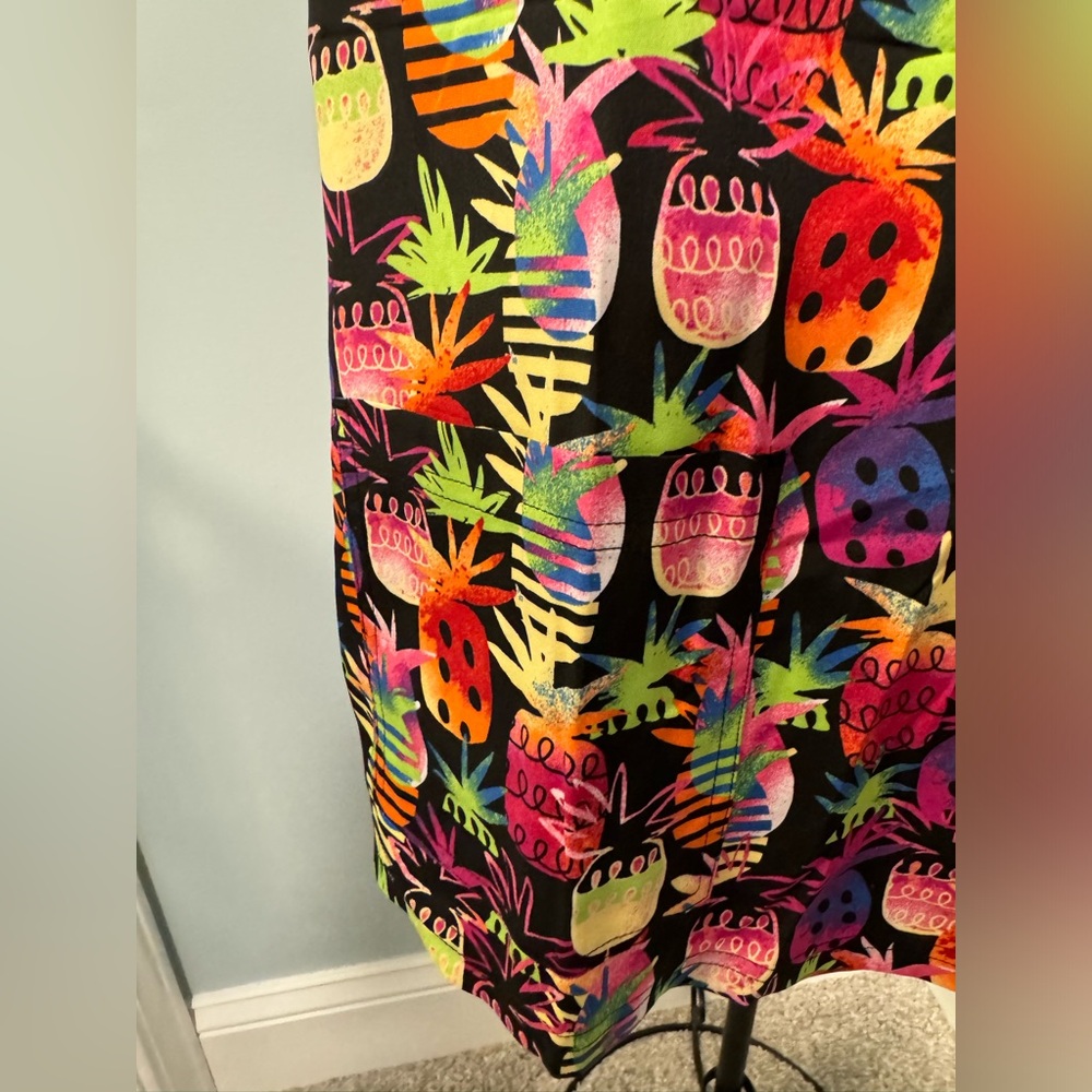 NEW Koi Basics Leslie Tiki Pineapple Large L scrub top green red women ladies - Picture 6 of 9